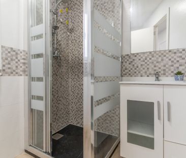 Bright room in Puerta del Angel - Photo 6