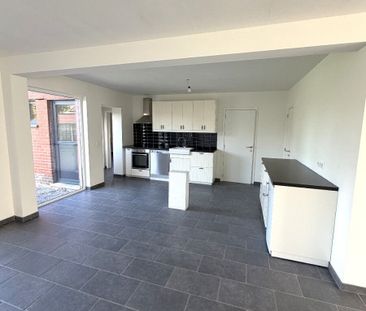 Huis te huur in Zwevezele voor € 1.050 met 4 slaapkamers - Photo 2