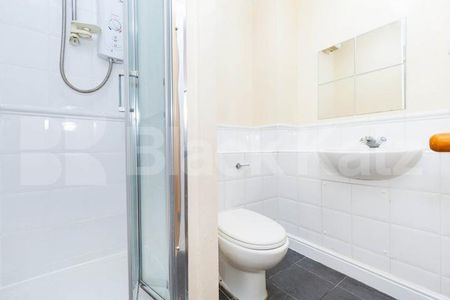 2 bed 2 bath within a modern new build minutes to a Caledonian road tube - Photo 3
