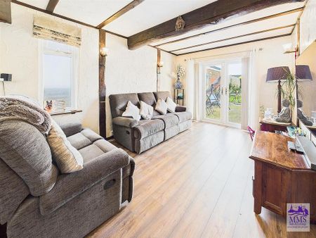 4 bedroom detached bungalow to rent - Photo 2