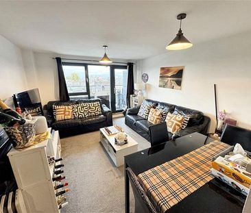 2 bedroom flat to rent - Photo 3