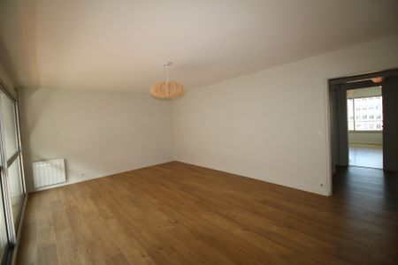 Location Appartement 4 pièces 87m² BAYONNE 64100 - Photo 2