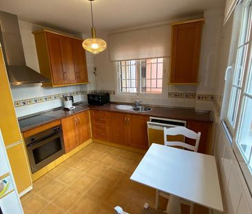 Apartamento de alquiler en Del Prado-nva Andalucia, 67, Las Brisas - Photo 1
