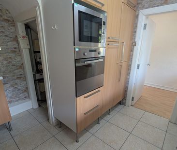 Ibroxholm Oval, Glasgow , G51 2TJ - Photo 5