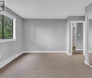 Spacious 2 bed, 1 bath - condo Lougheed - Photo 2