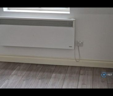 2 bedroom penthouse to rent - Photo 6