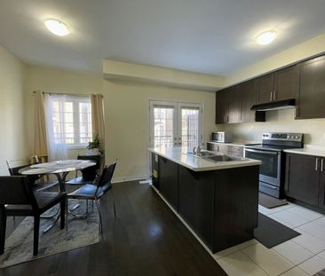 For Lease - 120 Ferris Square, Clarington, Ontario - Photo 5