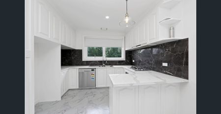 Fully renovated Home - Photo 4