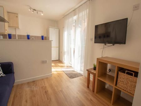 1 bedroom house to rent - Photo 3