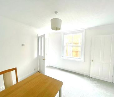 2 bedroom semi-detached house to rent - Photo 5