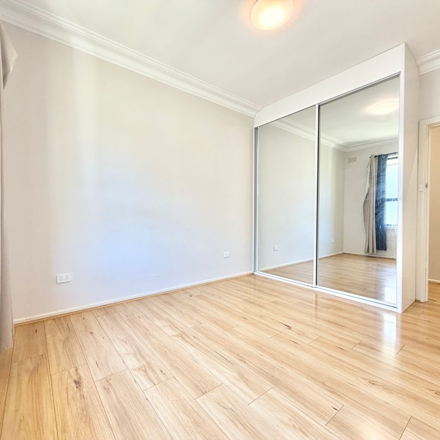 4 Thorne Avenue, Pendle Hill NSW 2145 - House For Rent | Domain - Photo 1