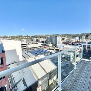 Studio Apartment in Peak - Photo 3