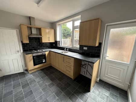2 bedroom semi-detached house to rent - Photo 2