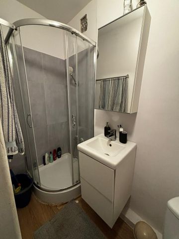 Na wynajem okazjonalny 2 pokoje na cichym osiedlu - Photo 4