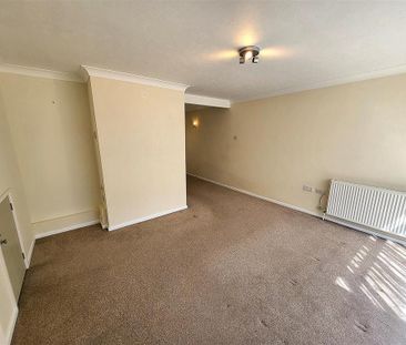 2 bedroom end of terrace house to rent - Photo 3