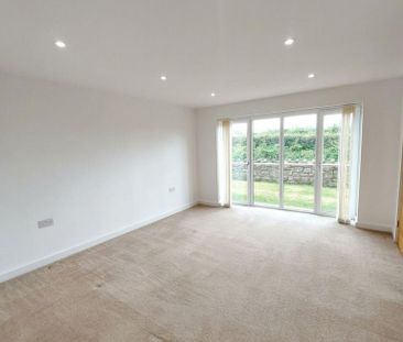 4 bedroom semi-detached house to rent - Photo 1