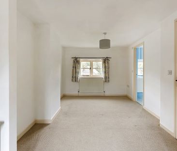 2 bedroom semi-detached house to rent - Photo 6