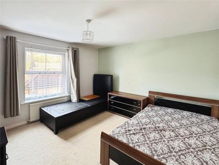 4 bedroom townhouse to rent - Photo 5