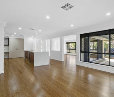 SPACIOUS FAMILY LIVING IN PEACEFUL CUL-DE-SAC WITH POOL - Photo 1