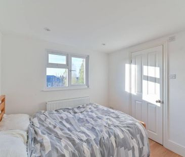 6 bedroom end of terrace house to rent - Photo 5