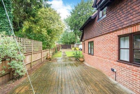 3 bedroom detached house to rent - Photo 2