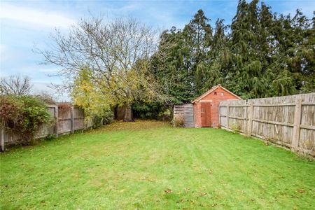 3 bedroom semi-detached house to rent - Photo 2