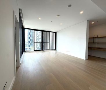 Bright & Spacious Northeast-Facing Apartment with Garden Views - Photo 1