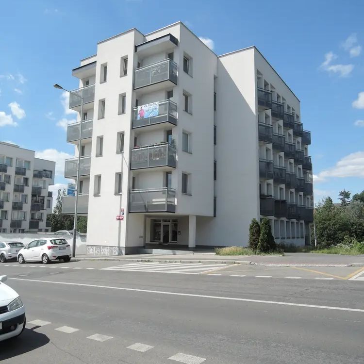 Pronájem bytu 1+kk v Praze 10, ul. Hornoměcholupská - Photo 1