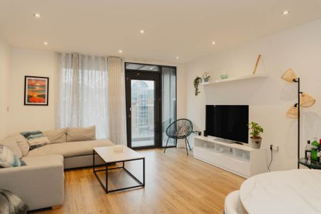 Epsom Court, Upper High Street - Photo 2