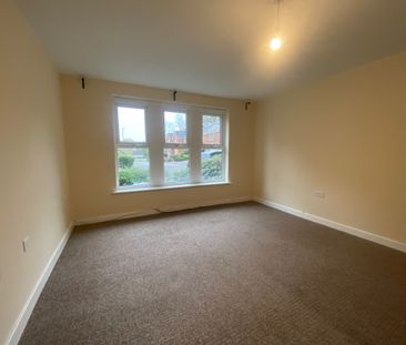 Hickory Close, Potters Green - Photo 1