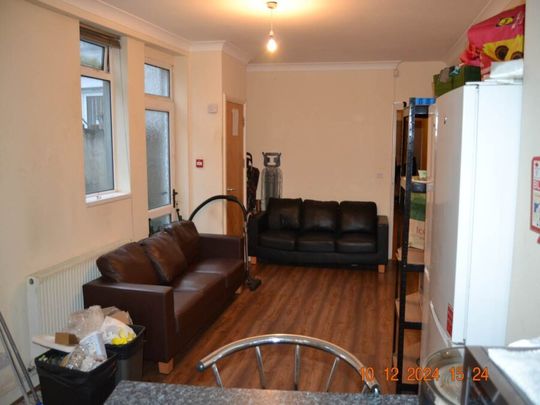 Mackintosh Place, Roath, Cardiff - Photo 1