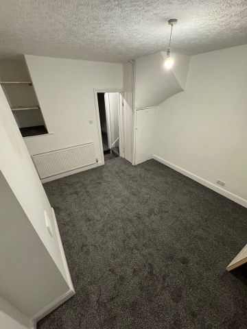 3 Bed Terraced House, Forster St, NG7 - Photo 3