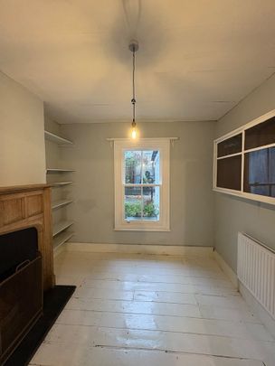 3 Bed Terraced House, London, SE24 - Photo 1