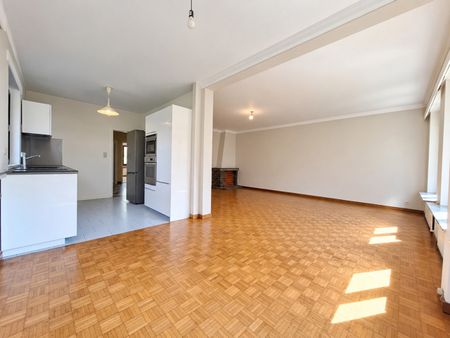 Appartement - à louer - Photo 3