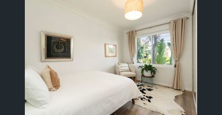 Superbly located apartment with quality finishes - Photo 3