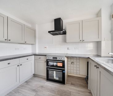 3 bedroom semi-detached house to rent - Photo 5