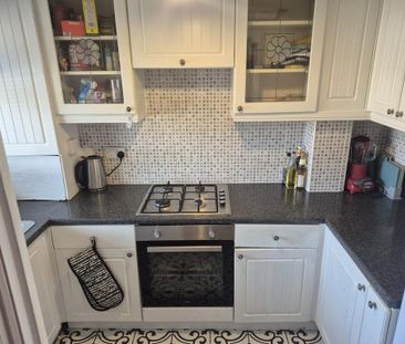 1 bedroom in a house share to rent - Photo 3