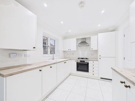 3 bedroom semi-detached house to rent - Photo 5