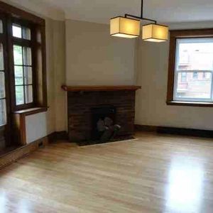 2br - 1200ft2 - Adj Westmount, huge 2 bedroom 5 1/2, renovated, top floor, suana washer/dryer - Photo 2