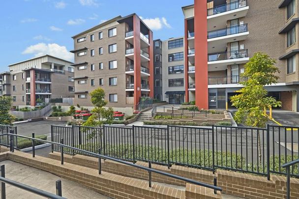 Don't miss out! Modern Apartment, Close to Selective High School, Stockland Mall and Norwest Business Park, Easy access M7 Motorway! - Photo 1