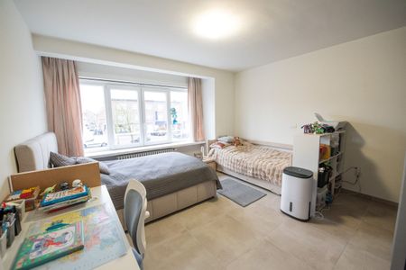 Instapklaar lichtrijk appartement met 2 slaapkamer, garagebox en zéér ruim terras! - Photo 5