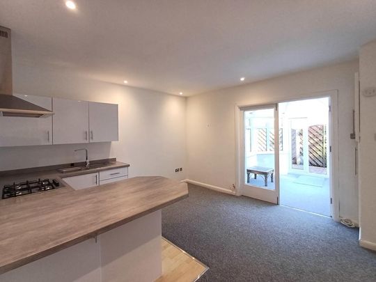 1 bedroom ground floor flat to rent - Photo 1