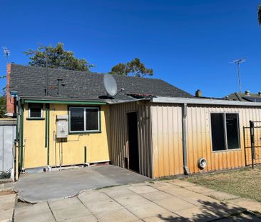 Beautiful 3x1 Family Home in Carey Park - Photo 6