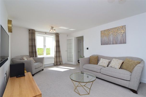 4 bedroom detached house to rent - Photo 1