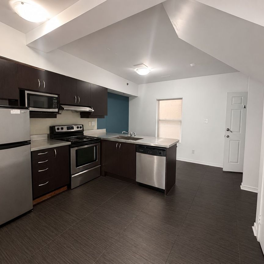 For Lease - 38 Kensington Place Unit# 204, Toronto, Ontario - Photo 1