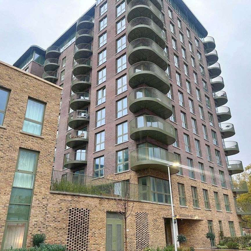 Flat to rent on - Photo 1