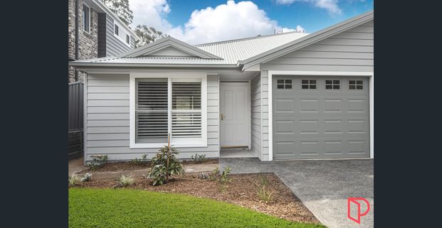 Comfort & Class in This Light-Filled Hampton Villa - Photo 1