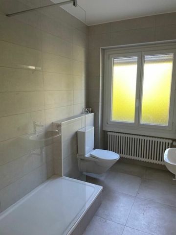 Appartement de 2 pièces complètement rénové avec balcon ! - Photo 2