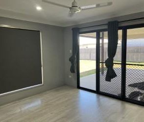 Cool Modern Home in Plantation Palms - Photo 3