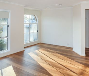 IMPRESSIVE FAMILY HOME - Photo 5